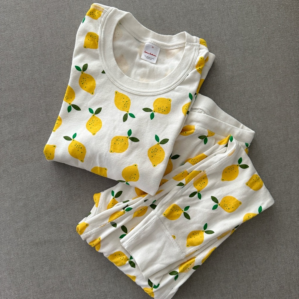 Hanna Andersson lemon long sleeve pants pajamas Xs